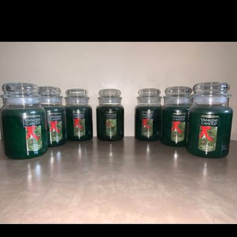 Yankee candles 6 Wreath and 1 Balsam Cedar